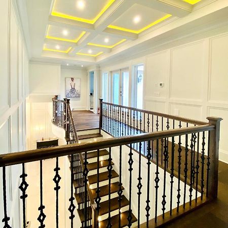 Vancouver Shangrila House 列治文 外观 照片