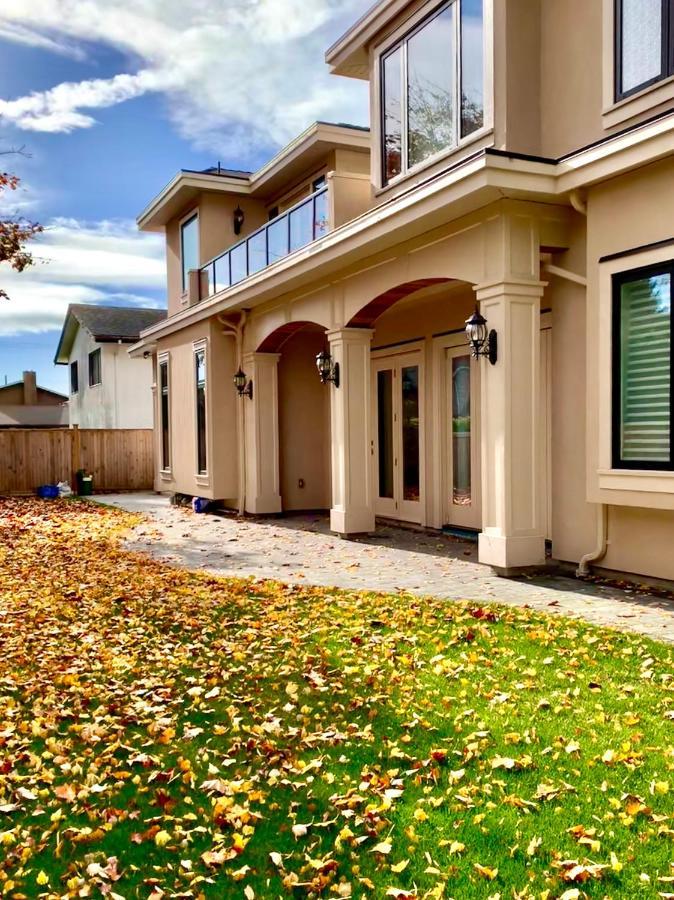 Vancouver Shangrila House 列治文 外观 照片