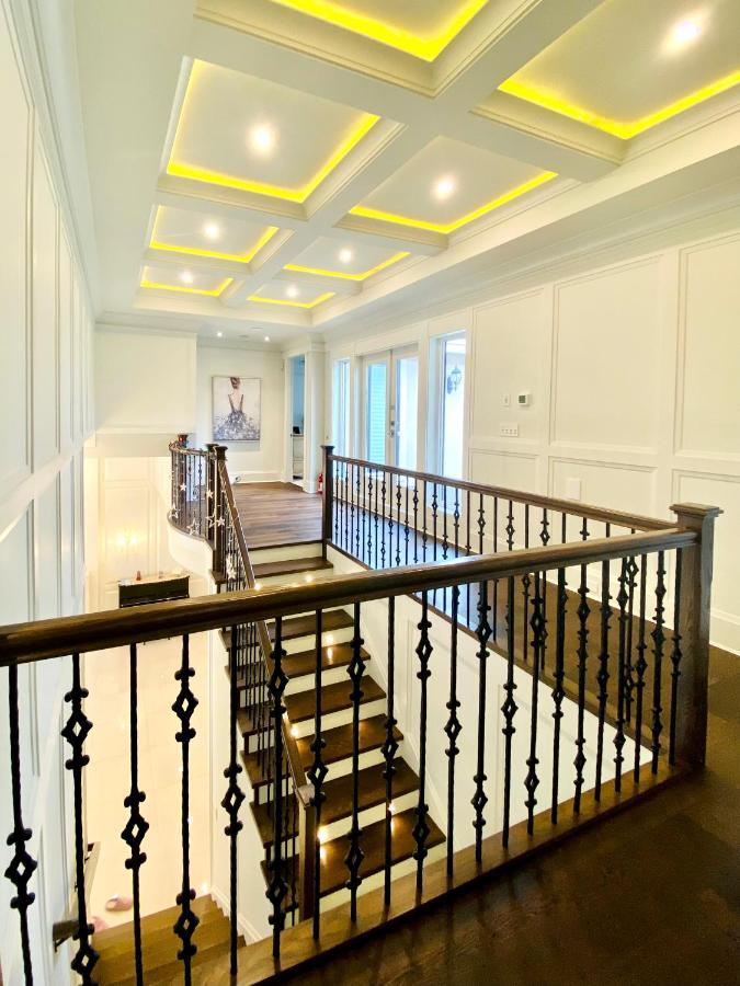 Vancouver Shangrila House 列治文 外观 照片