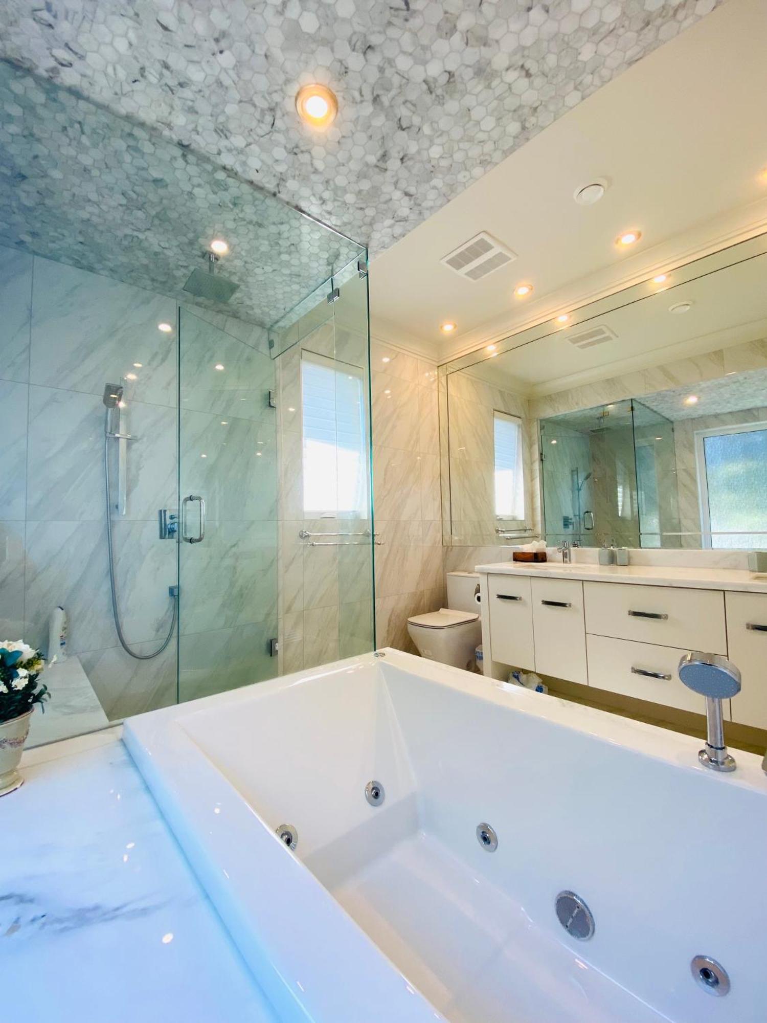 Vancouver Shangrila House 列治文 外观 照片