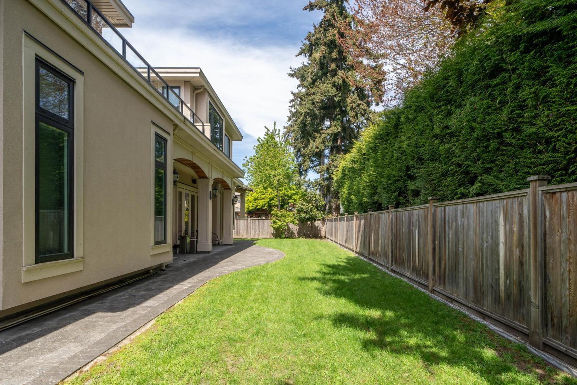 Vancouver Shangrila House 列治文 外观 照片